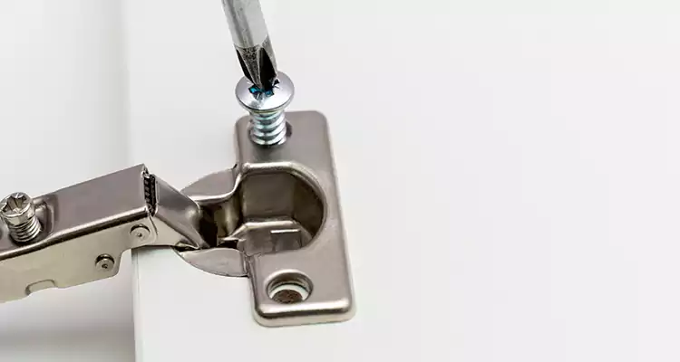 Screen Door Hinge Repair in Wesley Chapel, FL