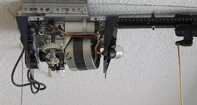 Emergency Garage Door Opener Repair in Wesley Chapel, FL