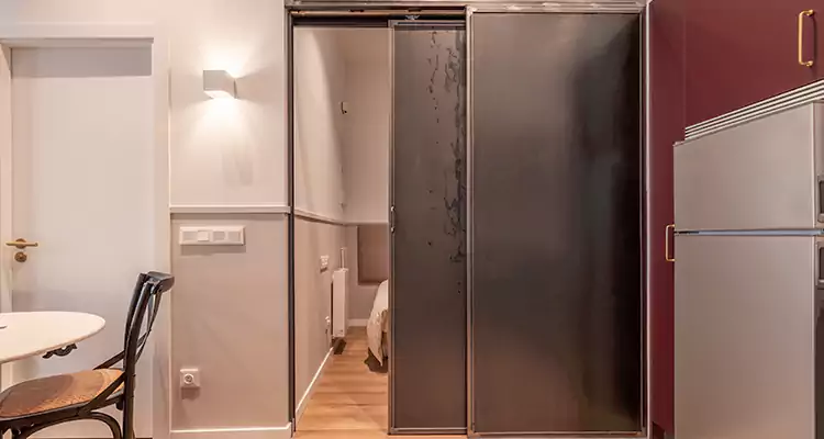 We Fix Closet Sliding Door in Wesley Chapel, FL 