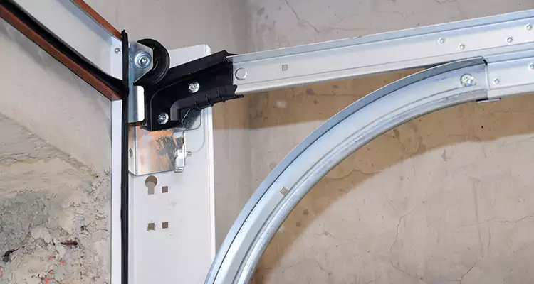 Maintain Liftmaster Garage Door Off Track in Wesley Chapel, FL