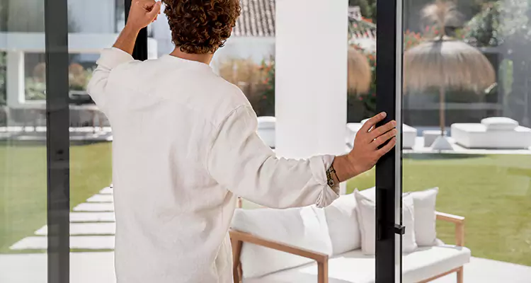 Fix Backyard Sliding Door Hard To Operate in Wesley Chapel, FL